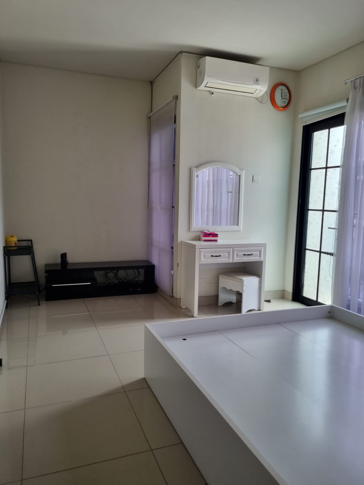 Rumah Disewakan Full furnished di Cluster Cosmo Lippo Cikarang 